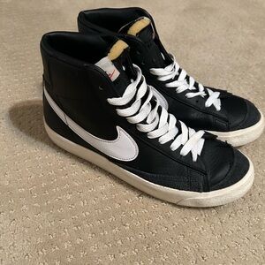 Nike Blazer ‘77 Black and White Sneakers